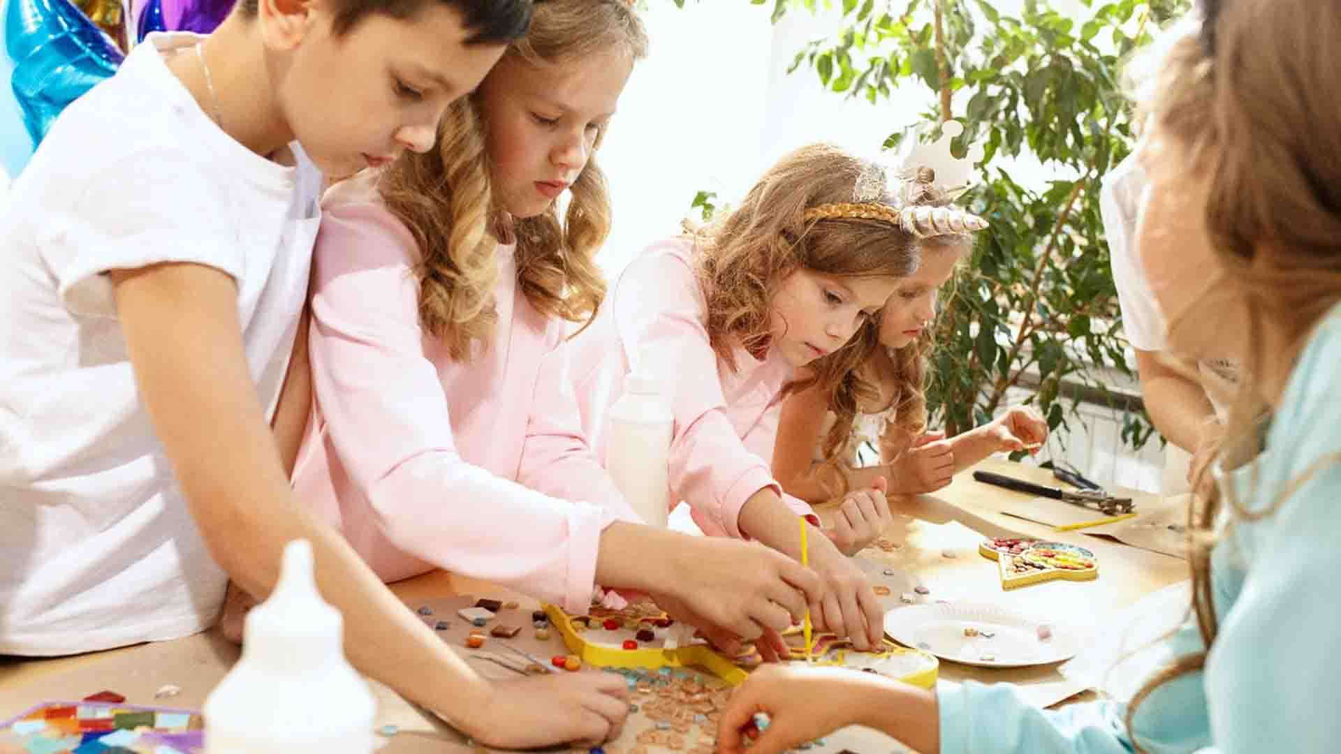 bermain puzzle